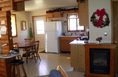 Poncha Springs Cabin | Bender's Log Cabin 'Your Home Away from Home'nSTR #26-210