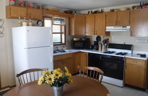 Poncha Springs Cabin | Bender's Log Cabin 'Your Home Away from Home'nSTR #26-210