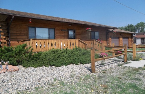 Poncha Springs Cabin | Bender's Log Cabin 'Your Home Away from Home'nSTR #26-210