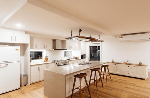 Eaglehawk House | Bendigo Lakeside Accommodation