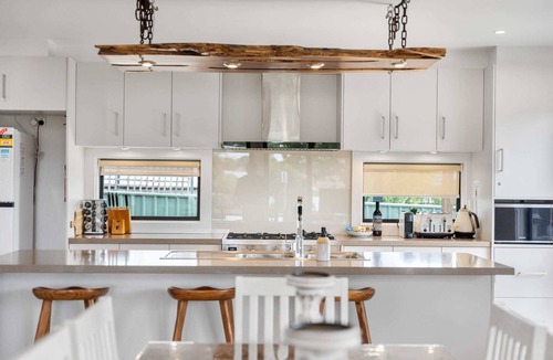 Eaglehawk House | Bendigo Lakeside Accommodation