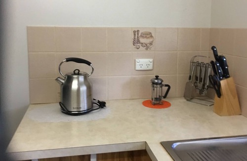 Flora Hill Apartment | Bendigo Self Contained two bedroom unit Dengai Short Stay Unit .