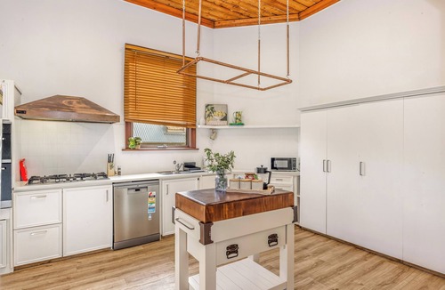 Bendigo House | Bendigo Signature Accommodation Cathedral View