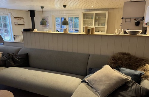 Hou House | "Bengta" - from the sea by Interhome