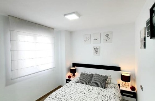 Benicassim House | Benicassim SunHouse - habitación doble - baño privado