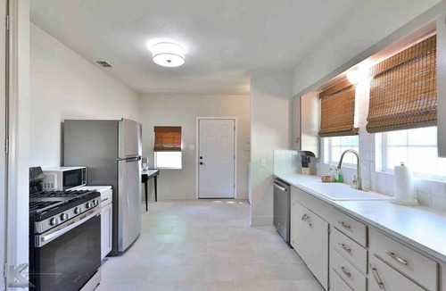 Abilene House | BennBrook 3 Bedroom | 2 Bath - AI Welcome!