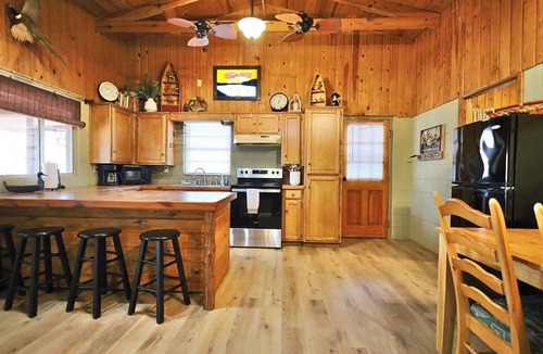 Kirby Cabin | Bennet Cove Cabin, Lake Greeson