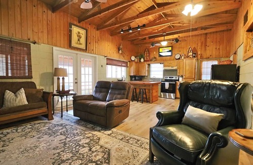 Kirby Cabin | Bennet Cove Cabin, Lake Greeson