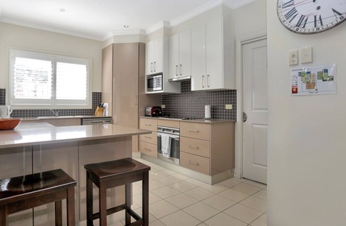 Hawks Nest House | Bennett’s Beach Townhouse