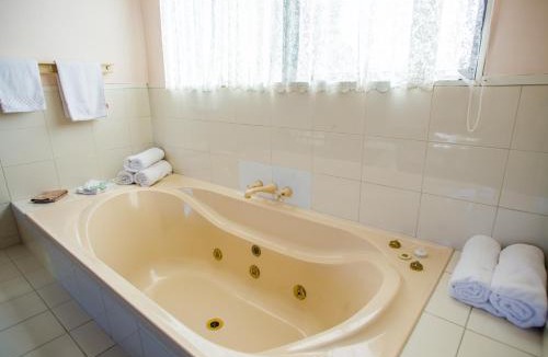 Tauranga South Hotel | Bennetts Thermal Motor Inn