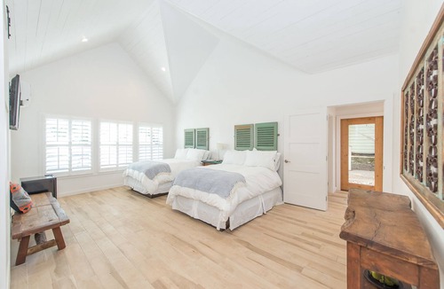 Uvalde House | Benson Guest House