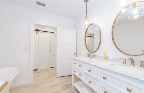 Uvalde House | Benson Guest House