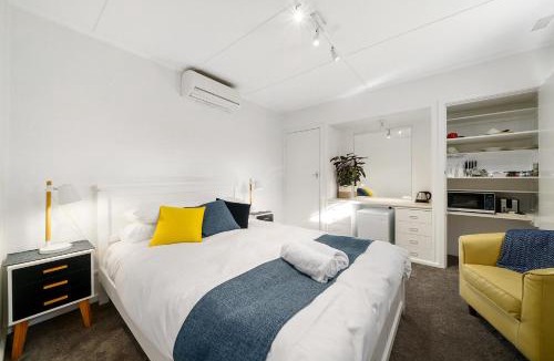 Benalla West Apartment | Benson House & Benson Lodge