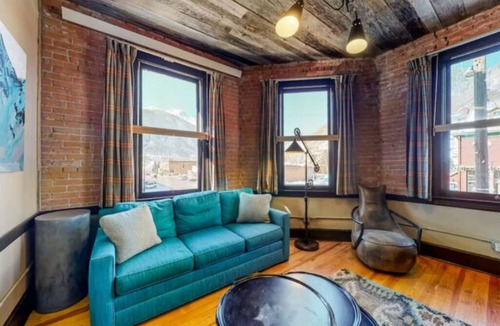 Silverton Hotel | Benson Lodge Room - 1