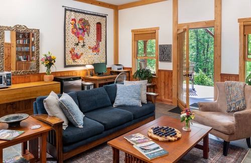 Arden Bed & Breakfast | Bent Creek Lodge Bed & Breakfast