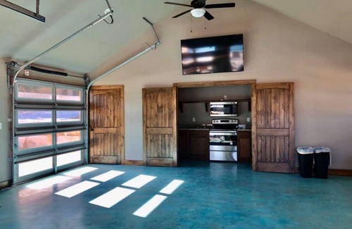 Concan Cabin | Bent River Cabin #2 @ Frio River Escape