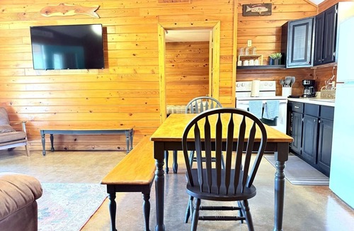 Concan Cabin | Bent River Cabin #5 @ Frio River Escape