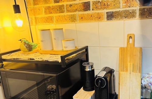 Bentleigh House | Bentleigh Cozy Private 1BR – 5min Train & CafesShops