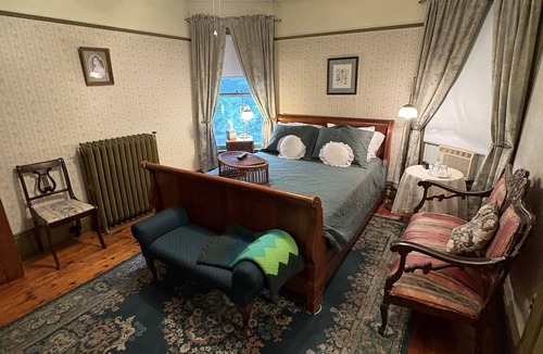 Poultney Bed & Breakfast | Bentley House Bed and Breakfast