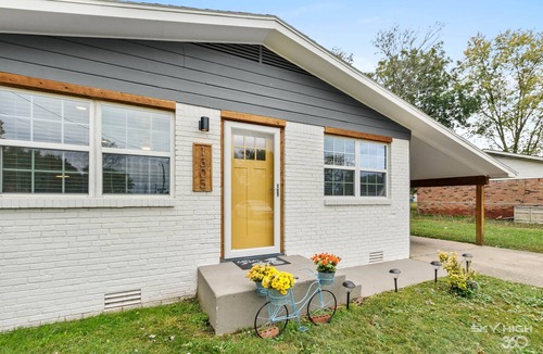 Downtown House | Benton Bungalow - Foodies, Arts, Bikes
