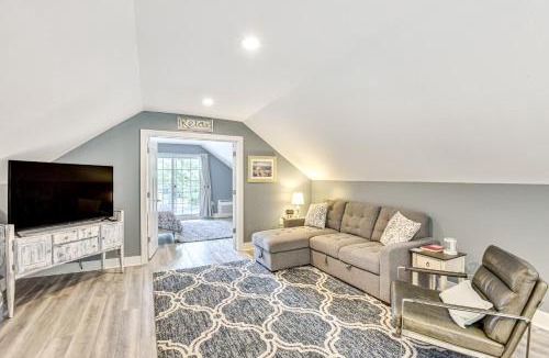 Benton Harbor Apartment | Benton Harbor Apt w/Balcony + Fire Pit