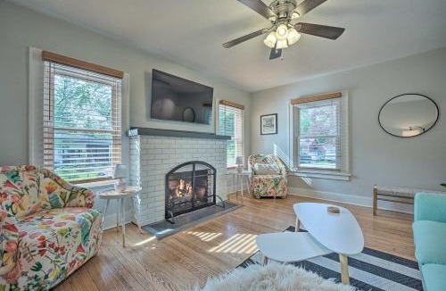 Fair Plain House | Benton Harbor Gracie Cottage with Hot Tub and Yard!