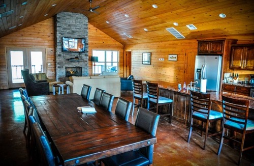 Maysville Resort | Bentonville Area Private,Luxury Retreat