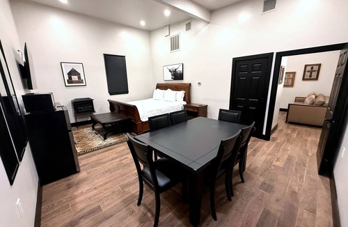 Georgetown House | Bentwood Texas Stage Suite