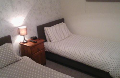 Moreton Morrell Cabin | Beoley Lodge