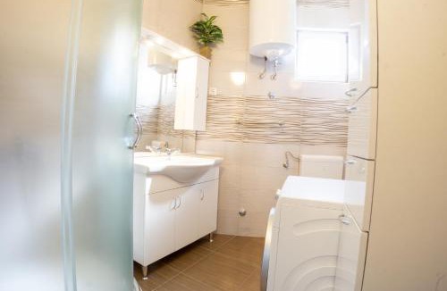 Metajna Apartment | Bepina directly at the beach