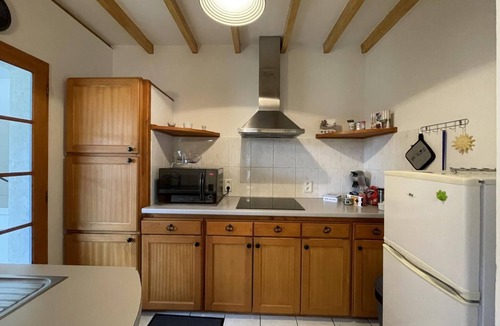 Laroin House | Beratarbide - Laroin