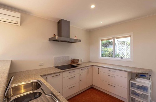 Surfdale House | Beresford Bayview by Waiheke Pure