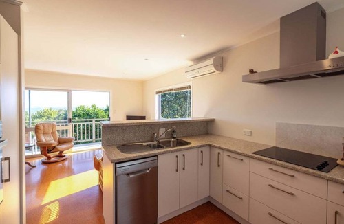 Surfdale House | Beresford Bayview by Waiheke Pure