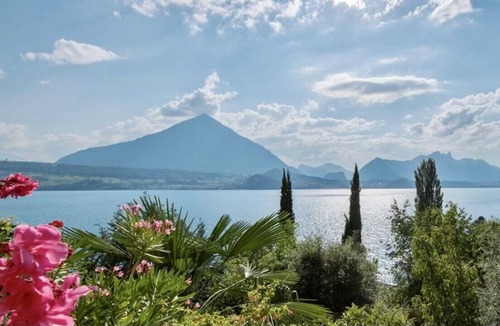 Merligen House | Berg- und Seepanorama im Berner Oberland Schweiz