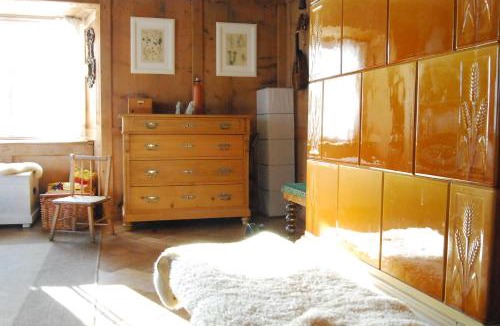 Schwanden House | Bergbauernhaus an Wasserfall und Waldrand