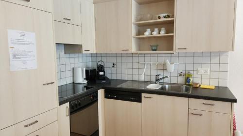Kandersteg Apartment | Bergblick, maximal 4 Personen, Küche, Balkon, Parkplatz