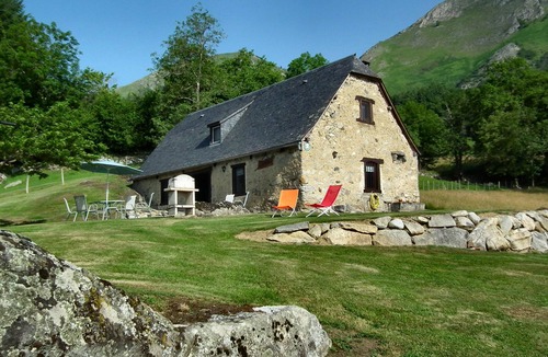 Arras-en-Lavedan House | Bergerie aménagée'. Ground floor adapted for people with reduced mobility.