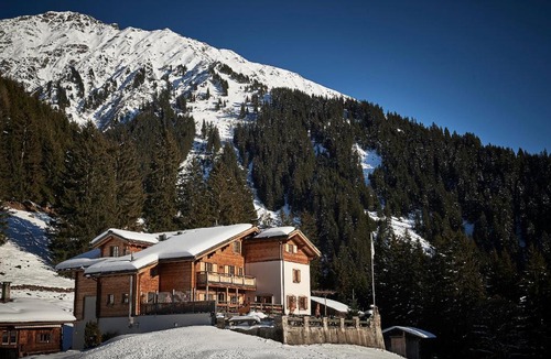 Klosters-Serneus Hotel | Berghaus Alpenrösli