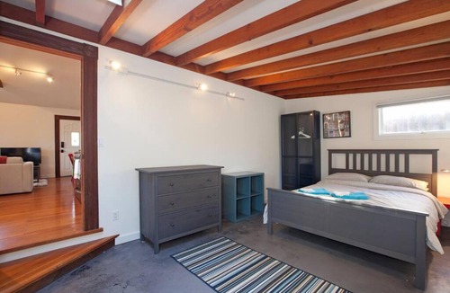 Poets Corner Apartment | Berkeley Cottage, Comfy, Stylish Good Wi-Fi