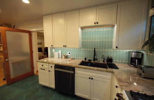 Fairview Park House | Berkeley Retreat w/ Chef’s Kitchen & Hot Tub