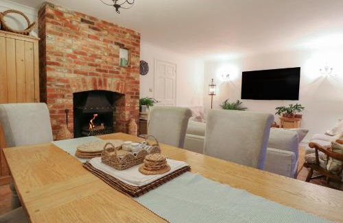 Coggeshall House | Berkley Cottage