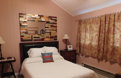 Hinsdale Cottage | Berkshire Cottage on Ashmere Lake