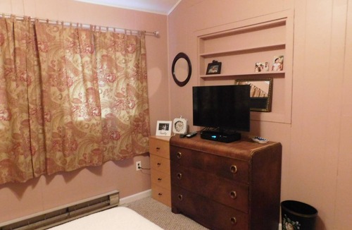 Hinsdale Cottage | Berkshire Cottage on Ashmere Lake