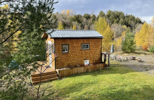 Enosburg Falls Apartment | Berkshire's Off The Grid Tiny Home