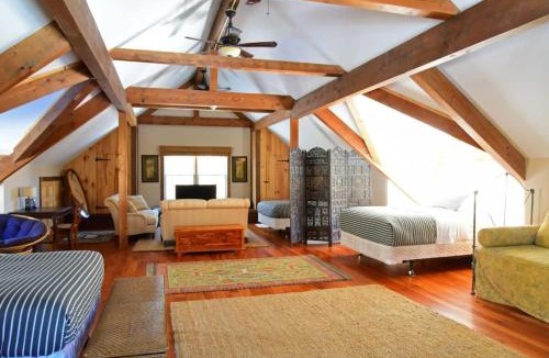 New Marlborough House | Berkshire Vacation Rentals: Peaceful Post and Beam Loft Sleeps 9