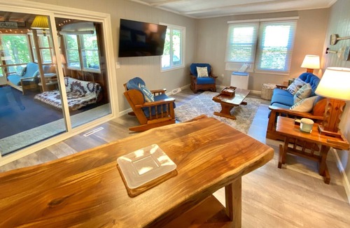 Hinsdale Cottage | Berkshires - Charming Lakefront Cottage