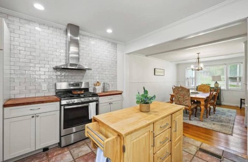 Lee House | Berkshires Laurel House in Lee.