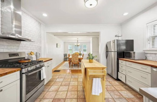 Lee House | Berkshires Laurel House in Lee.