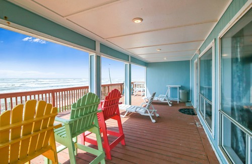 Bermuda Beach House | Bermuda Beachfront | Steps from Sand + Surf!