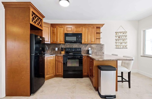 Lauderdale-by-the-Sea Apartment | Bermuda Isles Villas #18